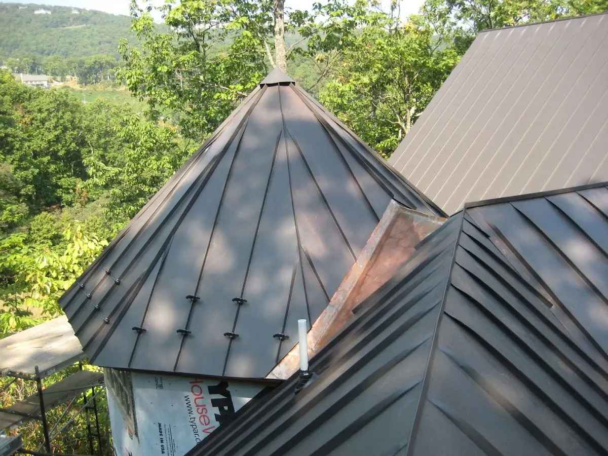 Professional Gutter Cleaning by Craftsman Roofing in La Cañada Flintridge